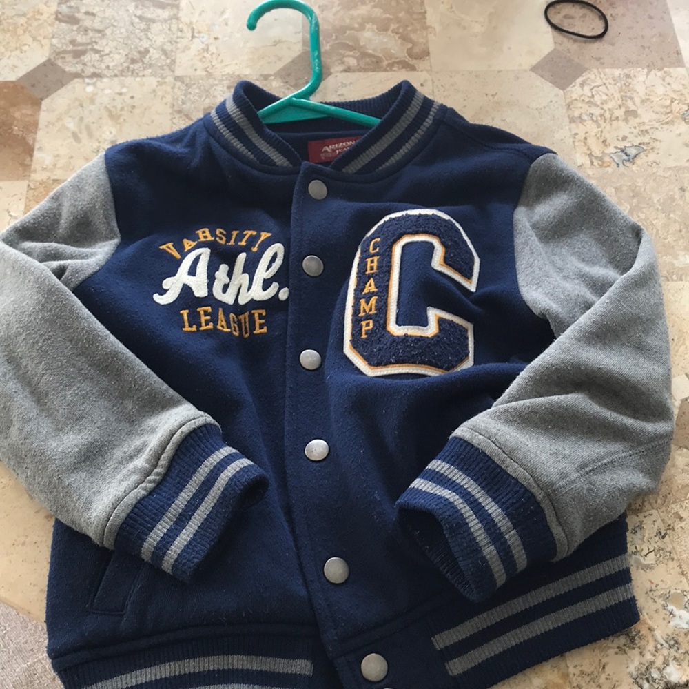 Boys coat size 5t